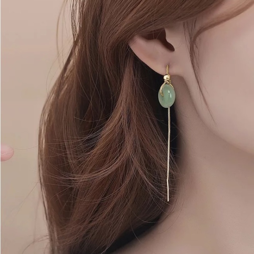 ๐ Hetian Jade Drop Earrings - Picture 4 of 4